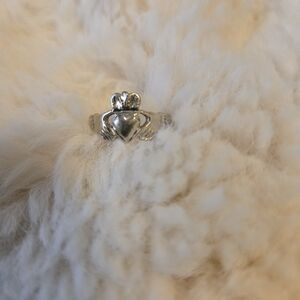 White Gold Claddagh Ring